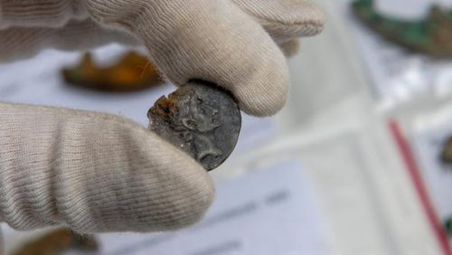 Раскопки в Баварии принесли 800 древнеримских монет