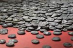 В городе Аугсбург нашли крупнейший клад серебряных древнеримских монет